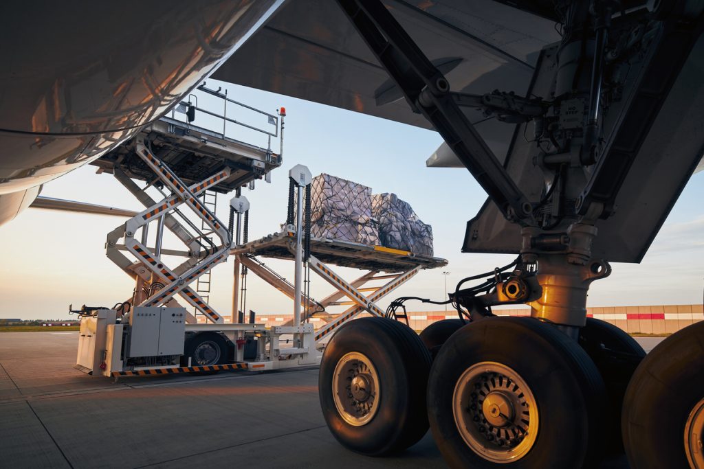 Shipping from Spain to Asia and Oceania: Commercial Freight Guide